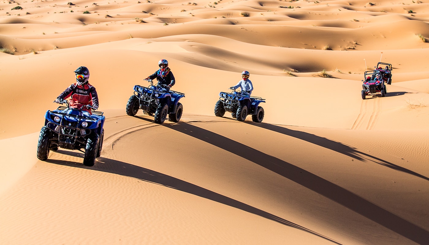Grupo en quads por las dunas del desierto de Marruecos